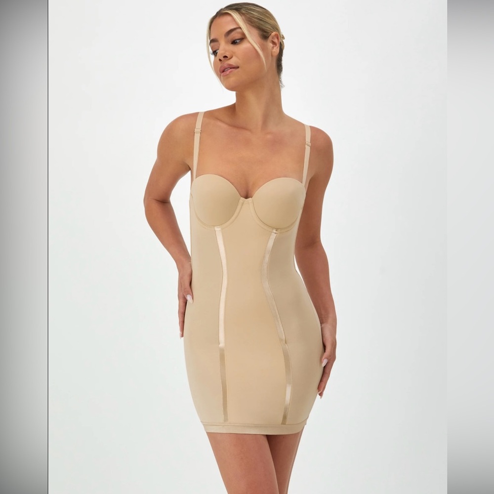 Maidenform  beige‎ Women’s Firm Control Strapless Full Slip Sz 36 C